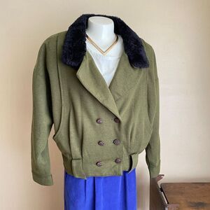 SN Fashion Clothing 90s Green Small Double Breasted Bomber Jacket Furry Collar
